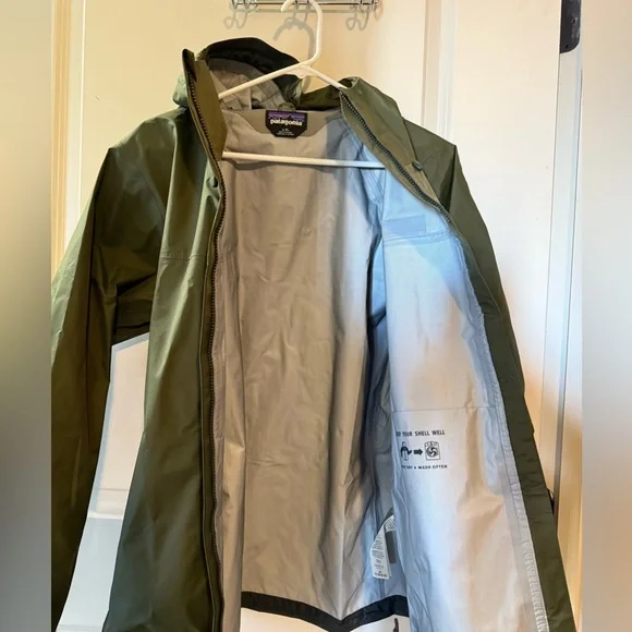 Patagonia Torrentshell 3L Olive Green Rain Jacket - Picture 6 of 9